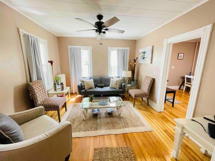Delightful 2Br Apartment With Balcony - 15 Min From Mohegan Sun- Foxwoods Casinos & Mystic New London Zewnętrze zdjęcie