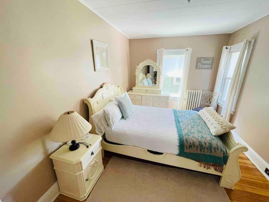 Delightful 2Br Apartment With Balcony - 15 Min From Mohegan Sun- Foxwoods Casinos & Mystic New London Zewnętrze zdjęcie