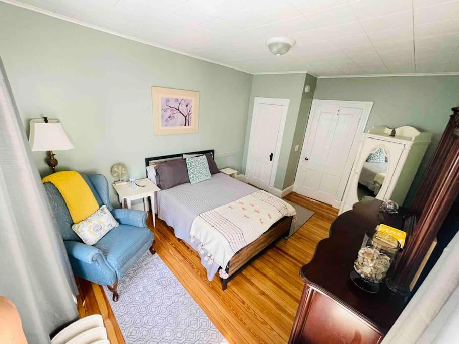 Delightful 2Br Apartment With Balcony - 15 Min From Mohegan Sun- Foxwoods Casinos & Mystic New London Zewnętrze zdjęcie