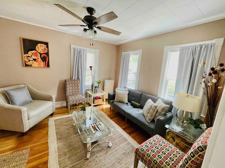 Delightful 2Br Apartment With Balcony - 15 Min From Mohegan Sun- Foxwoods Casinos & Mystic New London Zewnętrze zdjęcie