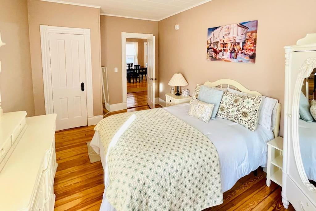 Delightful 2Br Apartment With Balcony - 15 Min From Mohegan Sun- Foxwoods Casinos & Mystic New London Zewnętrze zdjęcie