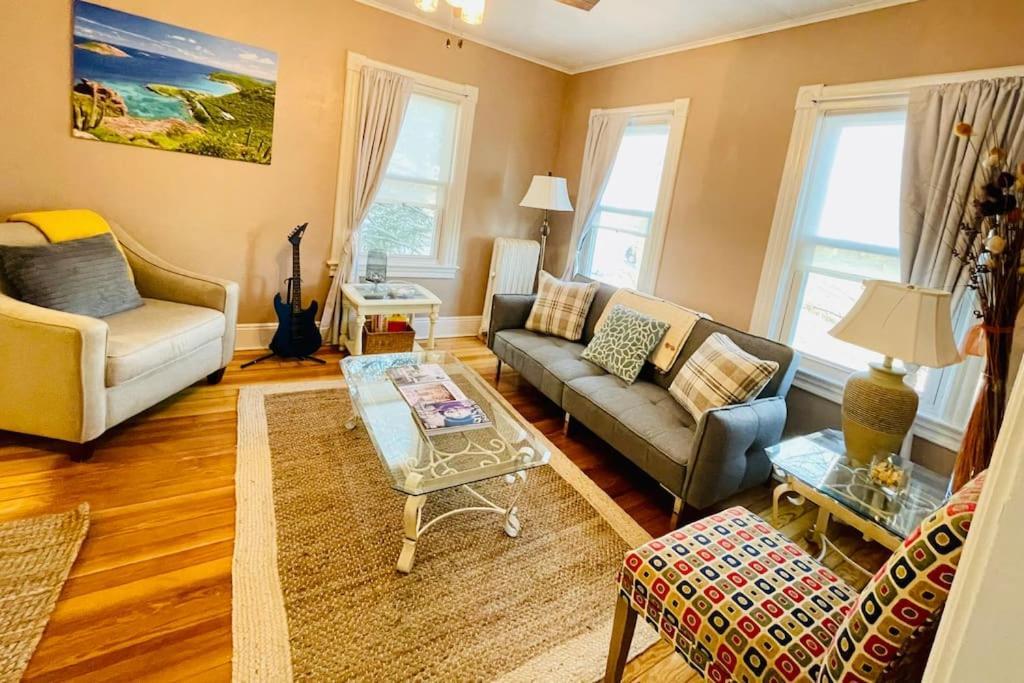 Delightful 2Br Apartment With Balcony - 15 Min From Mohegan Sun- Foxwoods Casinos & Mystic New London Zewnętrze zdjęcie
